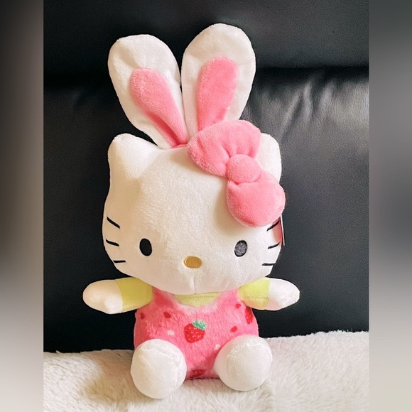 Hello Kitty Strawberry Plush - Picture 3 of 3